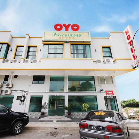 Oyo 44043 First Garden Hotel Kuantan Eksteriør bilde